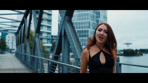Azad Sadeghi Lorena Burn it to the ground (1)